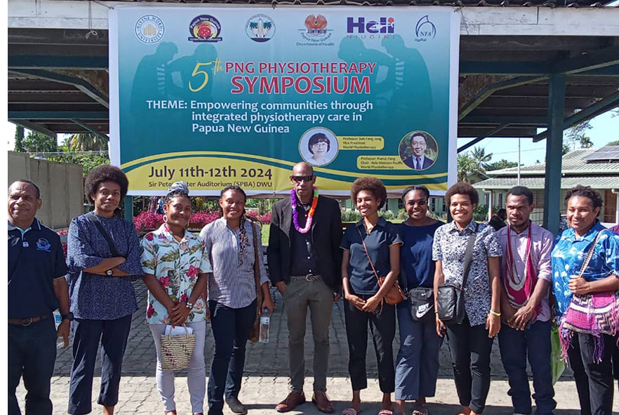 Photo showing physiotherapists at the Papua New Guinea Physiotherapy Association symposium