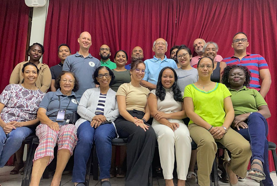 group photo of members from Surinamese Association for Physiotherapy